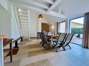 Dining - La maison de l'Orangerie - Charm & comfort in the very heart of Carentan (Carentan-les-Marais)