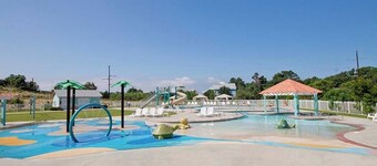 Centrally located townhome w/ a resort-style community pool & gorgeous sunsets!