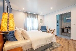 2 slaapkamers, een kluis op de kamer, een strijkplank/strijkijzer