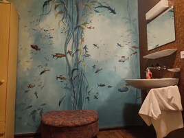 Basic Single Room, City View | Desk, free WiFi