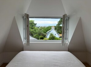 4 bedrooms, free WiFi, bed sheets