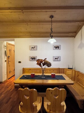 تناول الطعام