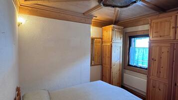 1 sovrum, strykjärn/strykbräda, wi-fi och sängkläder