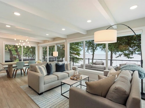 BEACH HOUSE ON MILLE LACS LAKE, PRIVATE DOCK