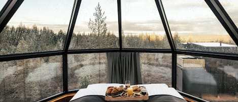 Deluxe Suite, Balcony, Hill View | Premium bedding, in-room safe, laptop workspace, blackout curtains