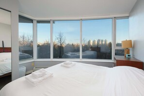 2 عدّة غرف نوم ومكتب ومكواة/لوح كي وواي فاي