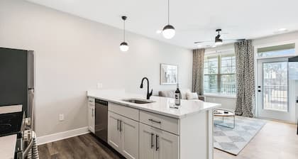 Evelyn 313 - Charming 1-bedroom apartment with spa-like shower in Richmond