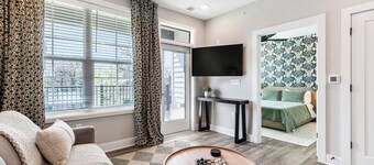 Evelyn 313 - Charming 1-bedroom apartment with spa-like shower in Richmond
