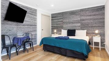 1 habitación, tabla de planchar con plancha y wifi