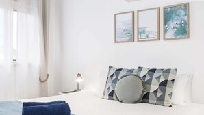 1 bedroom, desk, iron/ironing board, WiFi - Geographe Bay Room - 3 @ Observatory Guesthouse (Busselton)