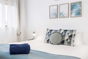 1 bedroom, desk, iron/ironing board, WiFi - Geographe Bay Room - 3 @ Observatory Guesthouse (Busselton)