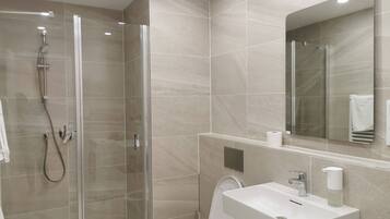 Apartment, 1 Bedroom, Accessible, Smoking | Bathroom | Toilet paper