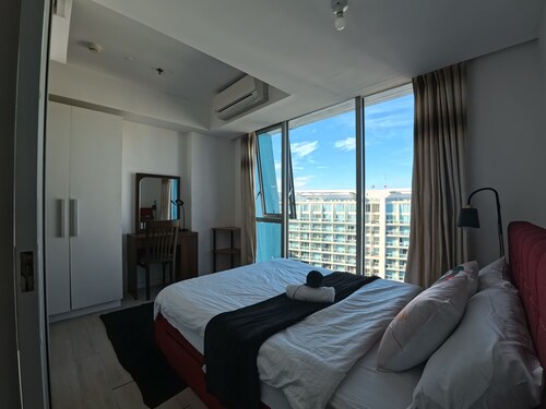 Luxury 2BR 2BA - Azure Urban Resort Residences