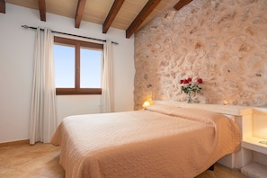 3 chambres, accès Internet, draps fournis