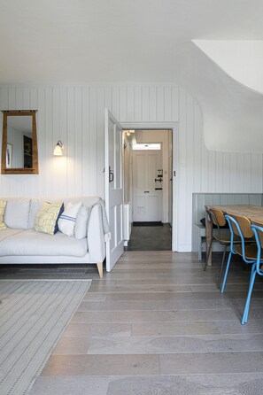 TV - Coastguard Cottage, fabulous views over Portloe (Portloe)