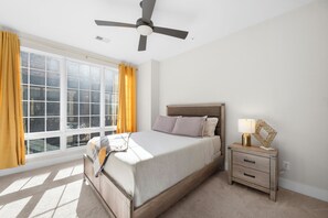 3 makuuhuonetta, silitysrauta/-lauta, Wi-Fi, vuodevaatteet