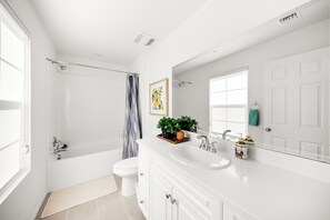 House (4 Bedrooms) | Bathroom