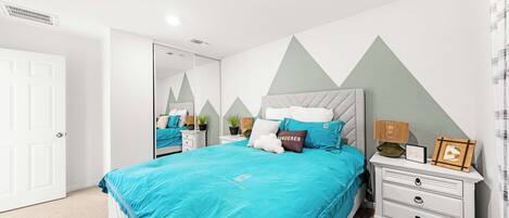 House (4 Bedrooms) | 4 bedrooms, desk, laptop workspace, iron/ironing board