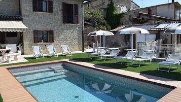 Außenpool (je nach Saison geöffnet)