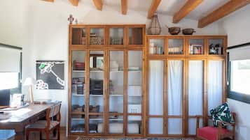 Deluxe Suite, Balcony, Ocean View | 1 bedroom, free WiFi