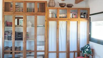 Deluxe Suite, Balcony, Ocean View | 1 bedroom, free WiFi