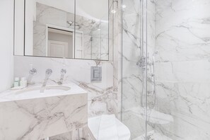 Apartment | 3 bedrooms, Internet