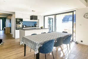Dining - New 2025, Magnificent house 10 pers, Very close to the beach (Quiberon)