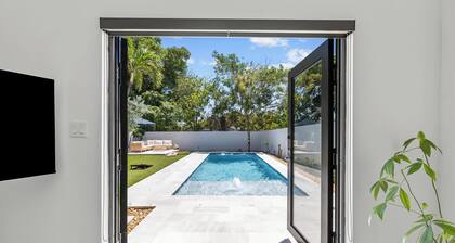 Oasis Yard -Pool-Jets-Game Room-BBQ-Relaxing