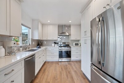 @ Marbella Lane - 3BR Designer Home in Pacifica
