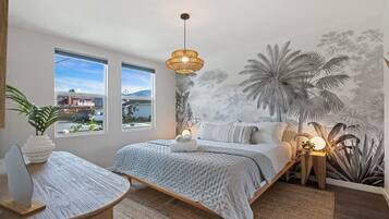 House (3 Bedrooms) | 3 bedrooms, desk, laptop workspace, iron/ironing board