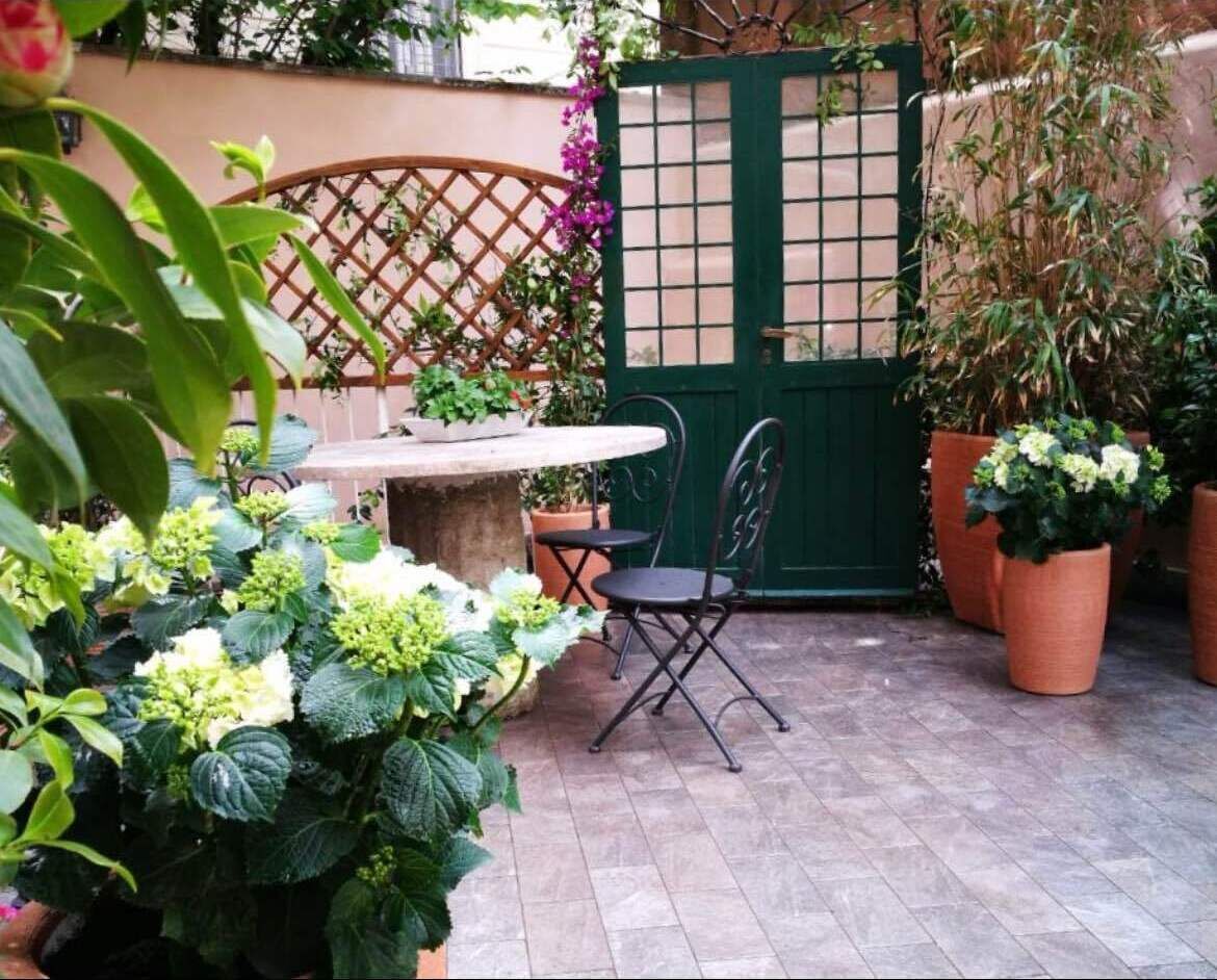 Photo - la piazzetta delle regine