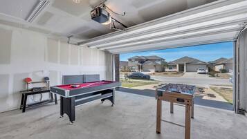 Huis (4 Bedrooms) | Uitzicht op straat