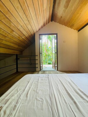 1 bedroom, WiFi - come to the beach-stay with us (Bentota)