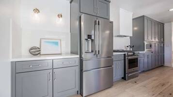Design House, Private Pool (5 Bedrooms) | Private kitchen | Microwave, oven, stovetop, coffee/tea maker