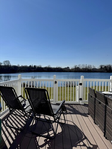 Family Lakeside Lodge, Cotswold Water Park