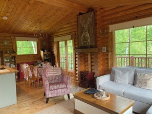 TV, fireplace - Luxury Fishing Lodge - Fat Rascals Retreat (Frettenham)