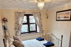 1 室のベッドルーム、アイロン / アイロン台、WiFi (無料)、ベッドシーツ