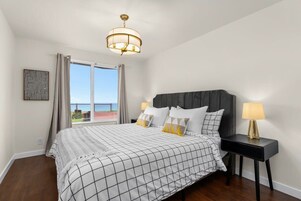 3 habitaciones, escritorio y espacio para trabajar con laptop 