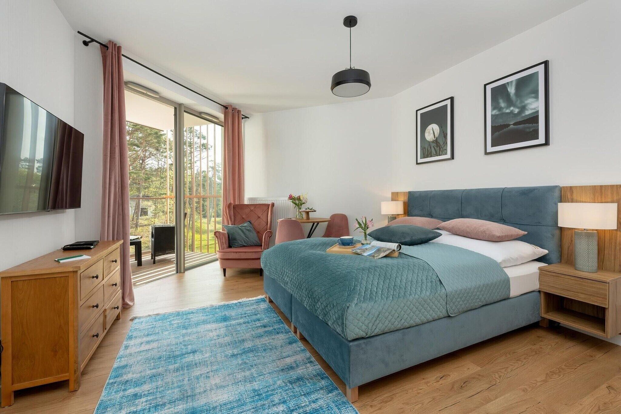 Bügeleisen/Bügelbrett, Reisekinderbett, kostenloses WLAN, Bettwäsche