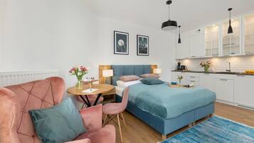 Bügeleisen/Bügelbrett, Reisekinderbett, kostenloses WLAN, Bettwäsche
