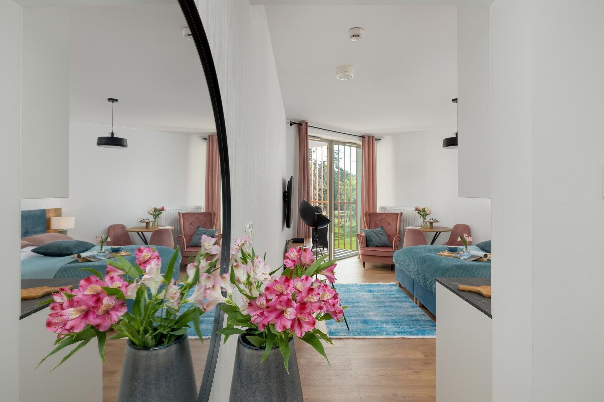 Bügeleisen/Bügelbrett, Reisekinderbett, kostenloses WLAN, Bettwäsche