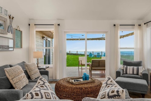 @ Marbella Lane Wave HS W/ev Charger, Oceanfront!