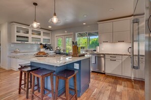 House (4 Bedrooms) | Private kitchen | Fridge, microwave, oven, dishwasher