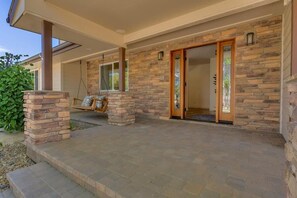 House (4 Bedrooms) | Terrace/patio