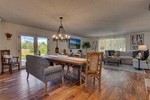 Ferienhaus (4 Bedrooms) | Essbereich im Zimmer