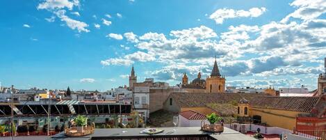 屋外ダイニングエリア