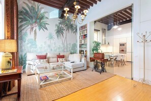 Smart TV - Exclusive House in Seville. Antonia Díaz (Seville)
