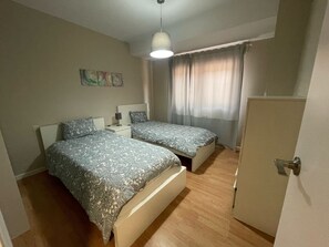 3 dormitorios, tabla de planchar con plancha, wifi y ropa de cama