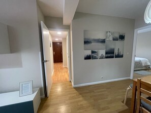 3 chambres, fer et planche à repasser, Wi-Fi, draps fournis