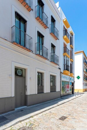 Exterior - Apartment in city center. San Vicente III (Seville)